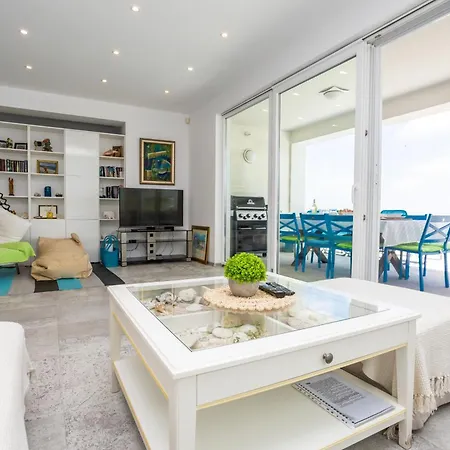 Tatalia, Villa Bozhurets