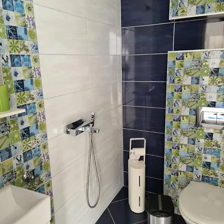 Vila Tatalia, *