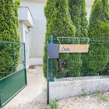 Tatalia, Vila