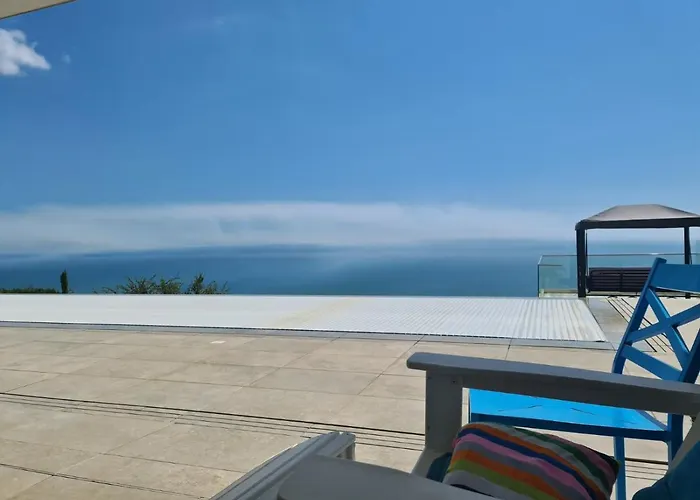 Tatalia, Божурец